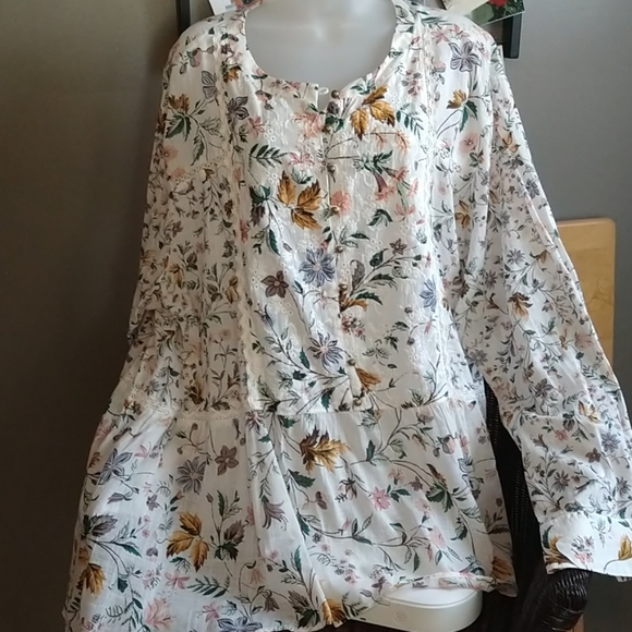 Anthropologie Tops - Floral Eyelet Top Anthropologie 3X NEW Embroidery